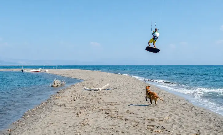 kajtanje ulcinj ada bojana crna gora - kitesurfing skok na sipini